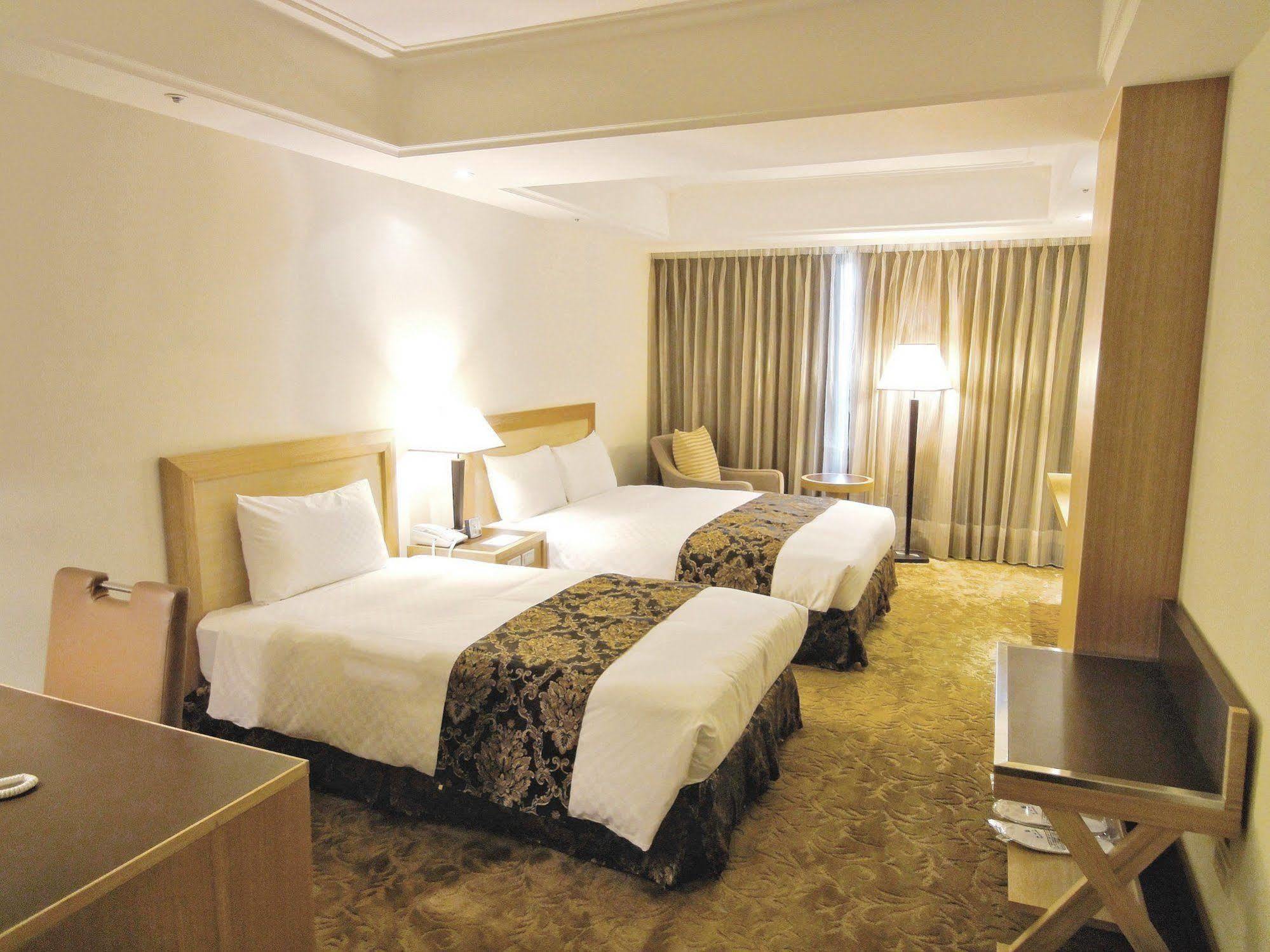 Khách sạn Golden China 4*